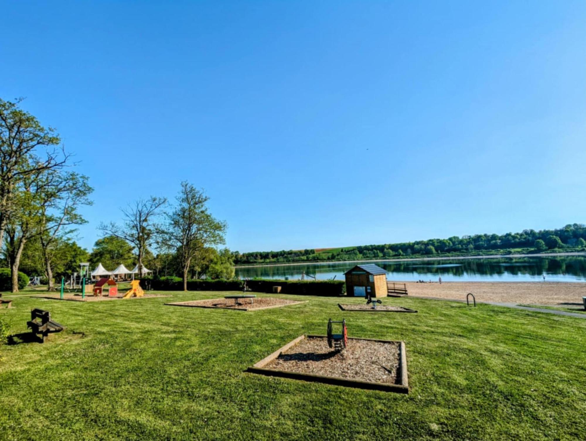 Campsite Mobil-Home Emplacement 1 Le Chesne (Ardennes)